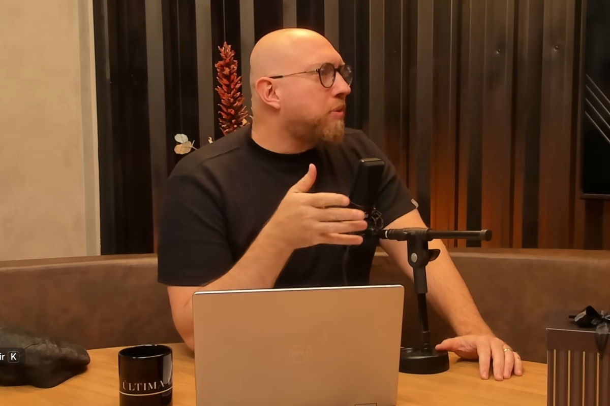 Estúdio de gravação do podcast A Última Linha